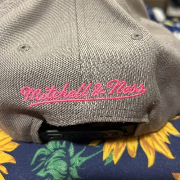 New Mitchel&Ness ball cap - Picture 3 of 5